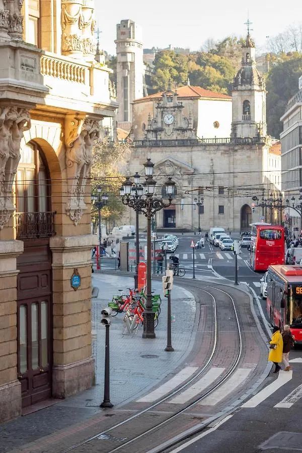 Amplio Y Elegante En Casco Viejo Con Parking Apartment Bilbao Spain