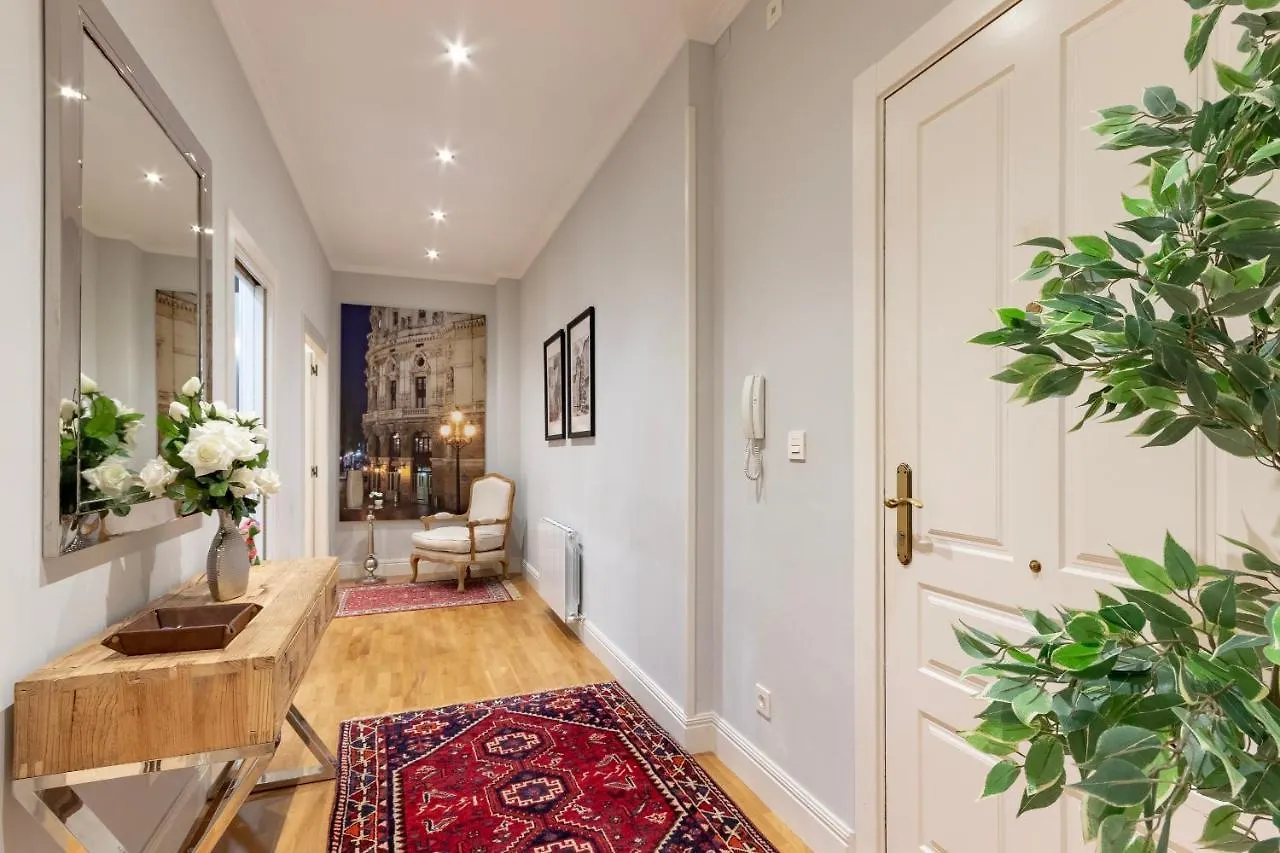 Amplio Y Elegante En Casco Viejo Con Parking Apartment Bilbao 0*,  Spain