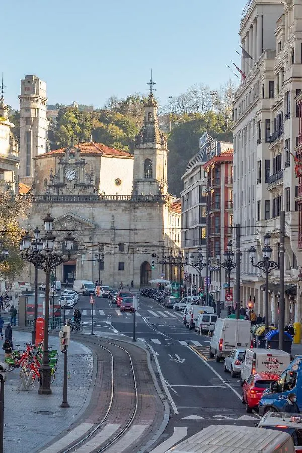 Amplio Y Elegante En Casco Viejo Con Parking Appartement Bilbao